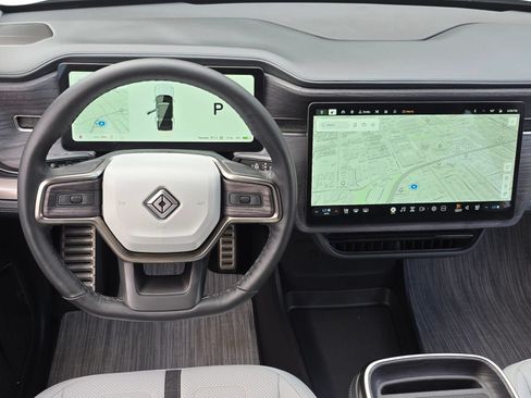 Used 2024 Rivian R1S Adventure AWD/4WD image 16