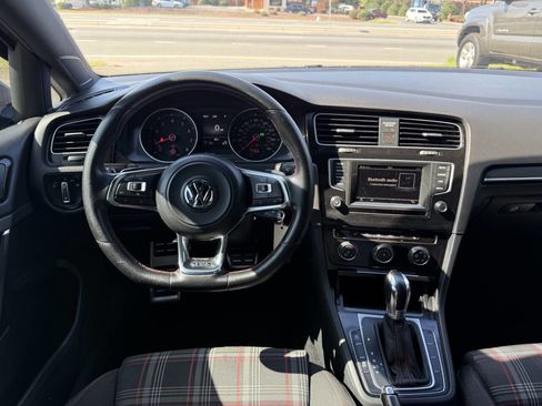 Used 2015 Volkswagen GTI S image 17