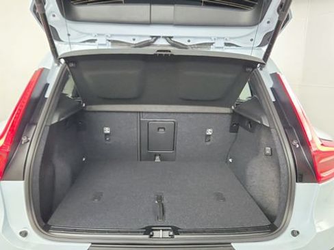 Used 2026 Volvo XC40 B5 Plus w/ Climate Package AWD/4WD image 38