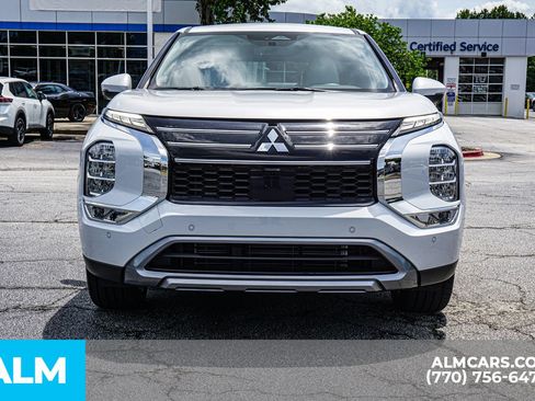 Used 2025 Mitsubishi Outlander SE FWD image 12