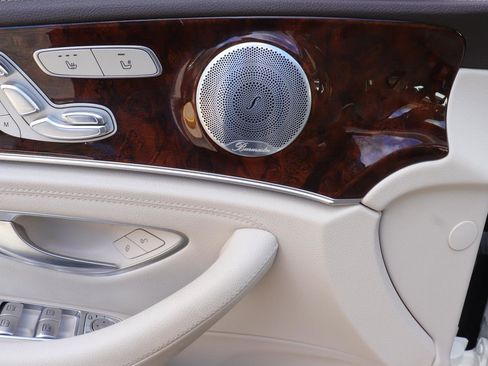 Used 2018 Mercedes-Benz E 300 image 22