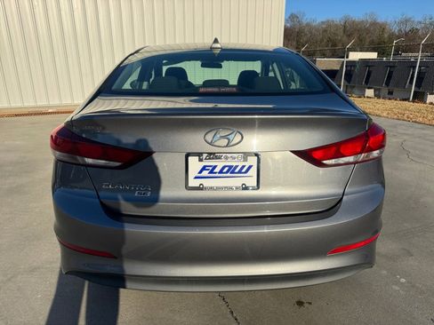 Used 2018 Hyundai Elantra SE w/ SE Connectivity Package 04 image 16