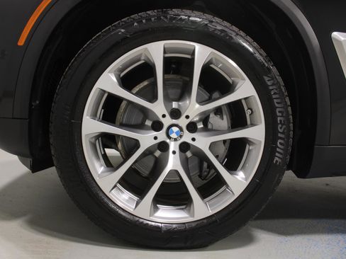 Used 2025 BMW X5 xDrive40i w/ Parking Assistance Package image 24