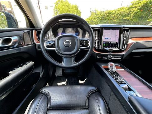 Used 2023 Volvo XC60 B5 Ultimate FWD image 7