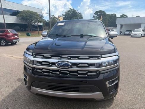 Used 2023 Ford Expedition Max Platinum RWD image 3