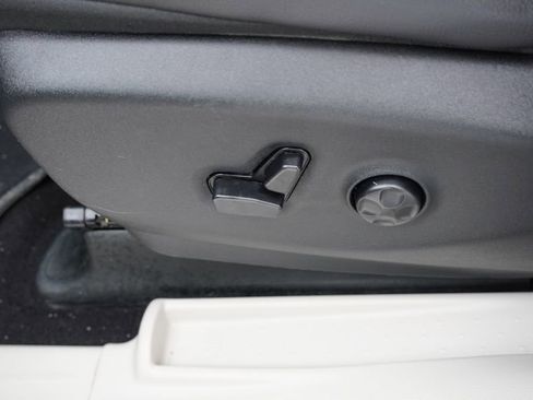 Certified 2017 Chrysler Pacifica Touring-L image 24