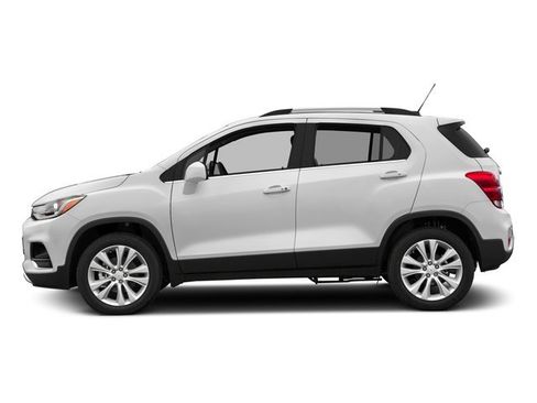 Used 2017 Chevrolet Trax Premier w/ Midnight Edition FWD image 3