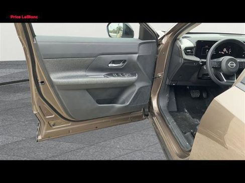 New 2026 Nissan Kicks SV w/ Cold Weather Package FWD image 20