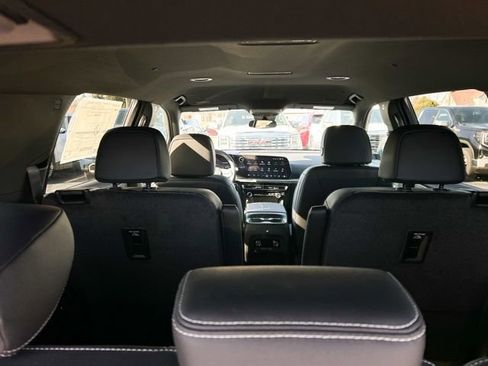 New 2026 Chevrolet Traverse LT w/ LPO, Floor Liner Package image 9