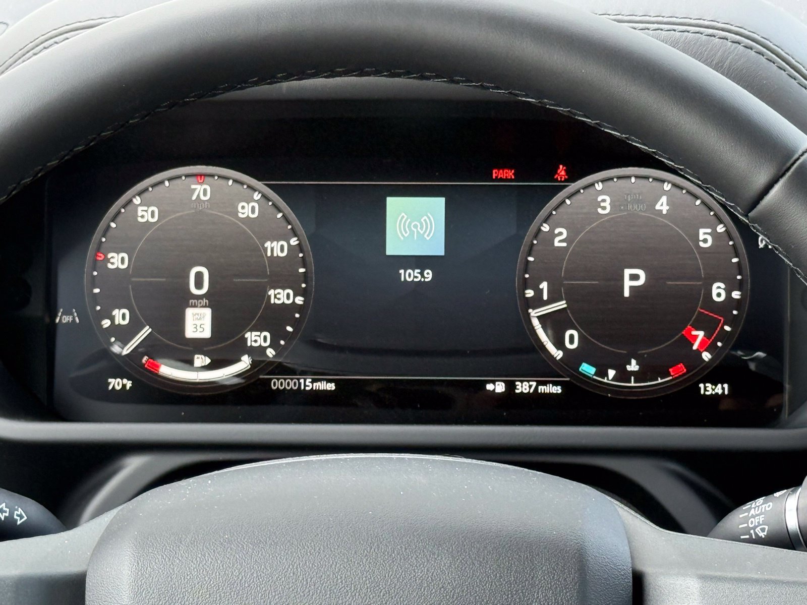 New 2025 Land Rover Defender 110 X-Dynamic SE AWD/4WD image 36