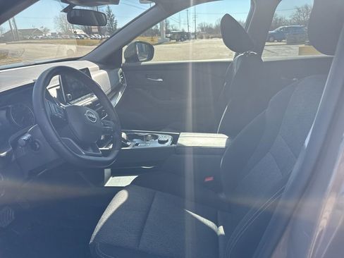 Used 2025 Nissan Rogue SV image 10