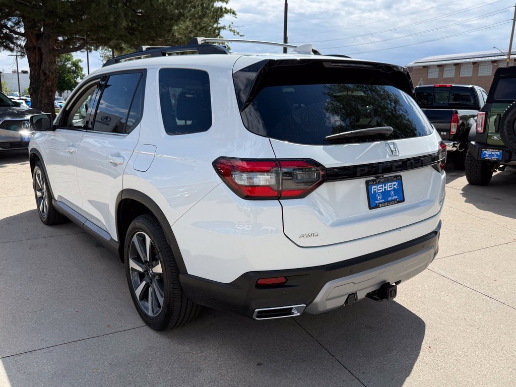 Used 2023 Honda Pilot Elite image 6