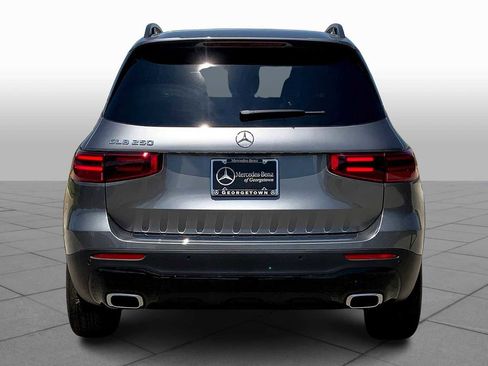 New 2025 Mercedes-Benz GLB 250 image 5