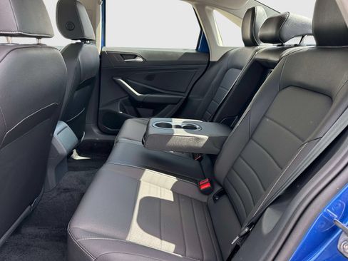 Certified 2023 Volkswagen Jetta SE w/ Panoramic Sunroof Package FWD image 12