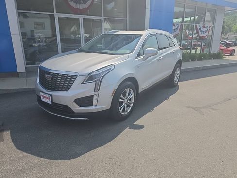 Used 2020 Cadillac XT5 Premium Luxury AWD/4WD image 2
