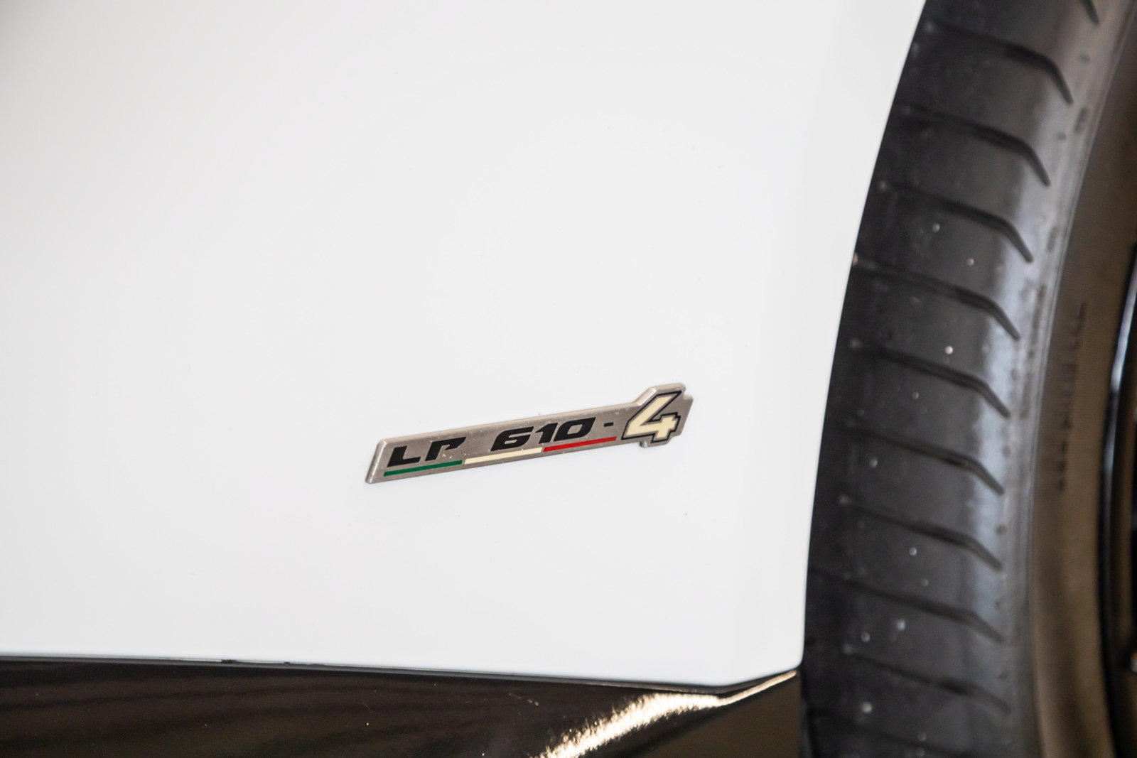 Used 2015 Lamborghini Huracan LP 610-4 AWD/4WD image 16