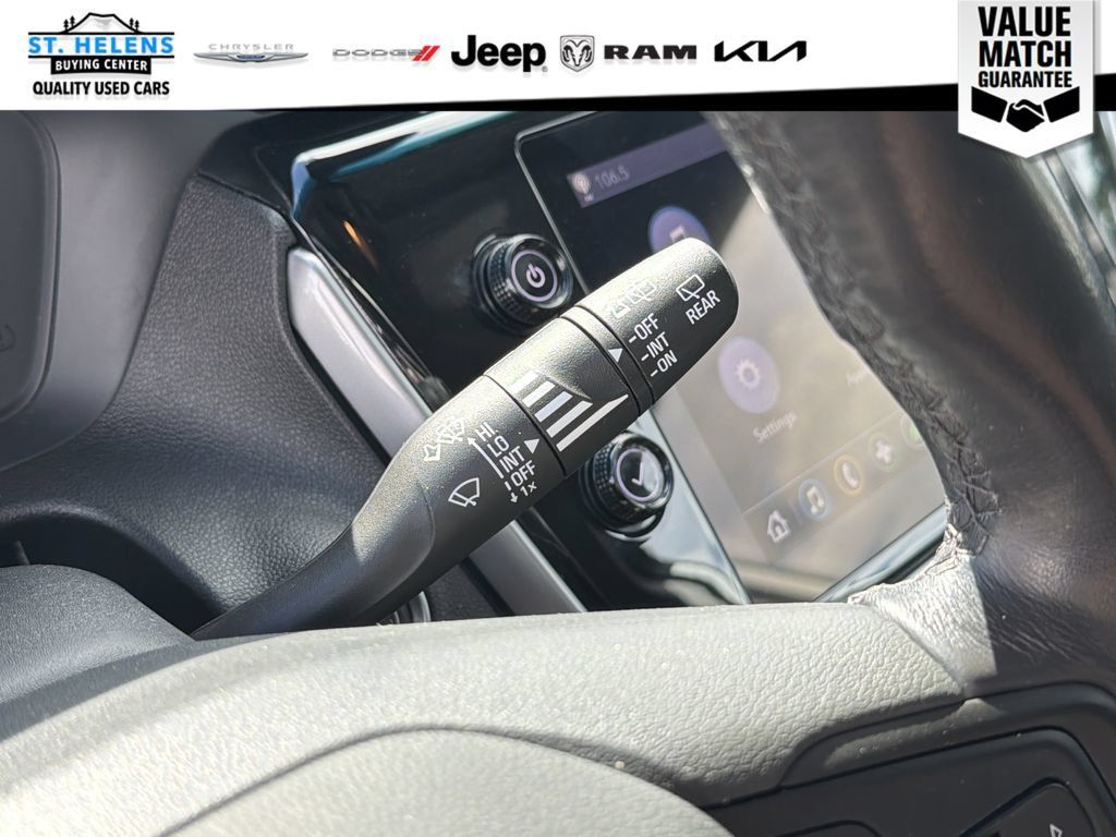 Used 2022 Chevrolet Bolt LT w/ Infotainment Package FWD image 21