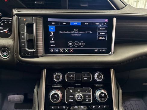 Used 2021 GMC Yukon Denali w/ Denali Ultimate Package AWD/4WD image 19