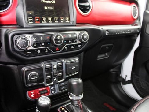 Used 2022 Jeep Wrangler Unlimited Rubicon w/ LED Lighting Group image 38