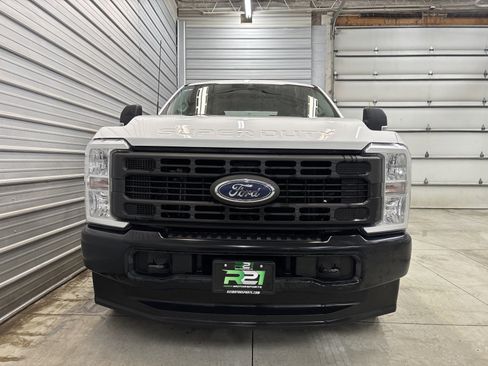 Used 2023 Ford F250 XL image 2