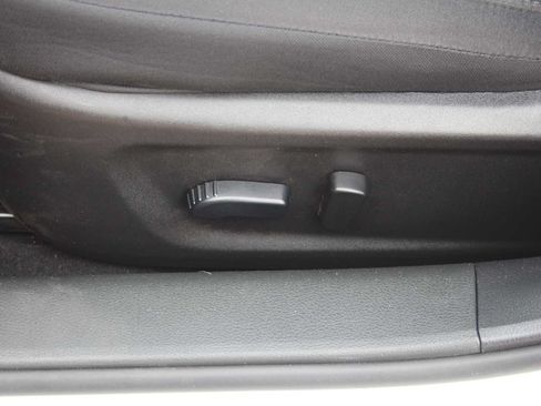 Used 2025 Nissan Altima 2.5 SV FWD image 25
