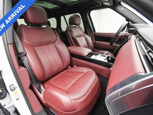 Used 2025 Land Rover Range Rover SE image 18
