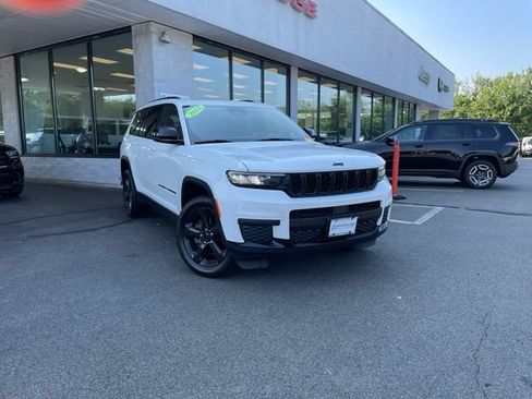 Used 2022 Jeep Grand Cherokee L Laredo AWD/4WD image 3