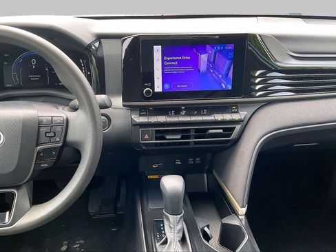 Used 2025 Toyota Camry LE FWD image 7
