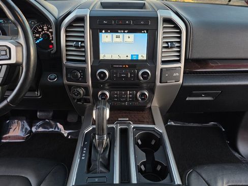 Used 2017 Ford F150 Platinum w/ Equipment Group 701A Luxury image 54