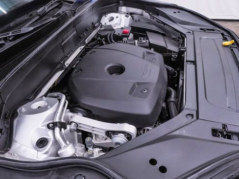 Used 2021 Volvo XC90 T6 Momentum w/ Advanced Package image 28