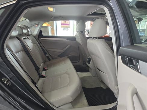 Used 2013 Volkswagen Passat TDI SE FWD image 16