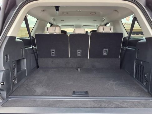 New 2026 Lincoln Navigator L Premier AWD/4WD image 9
