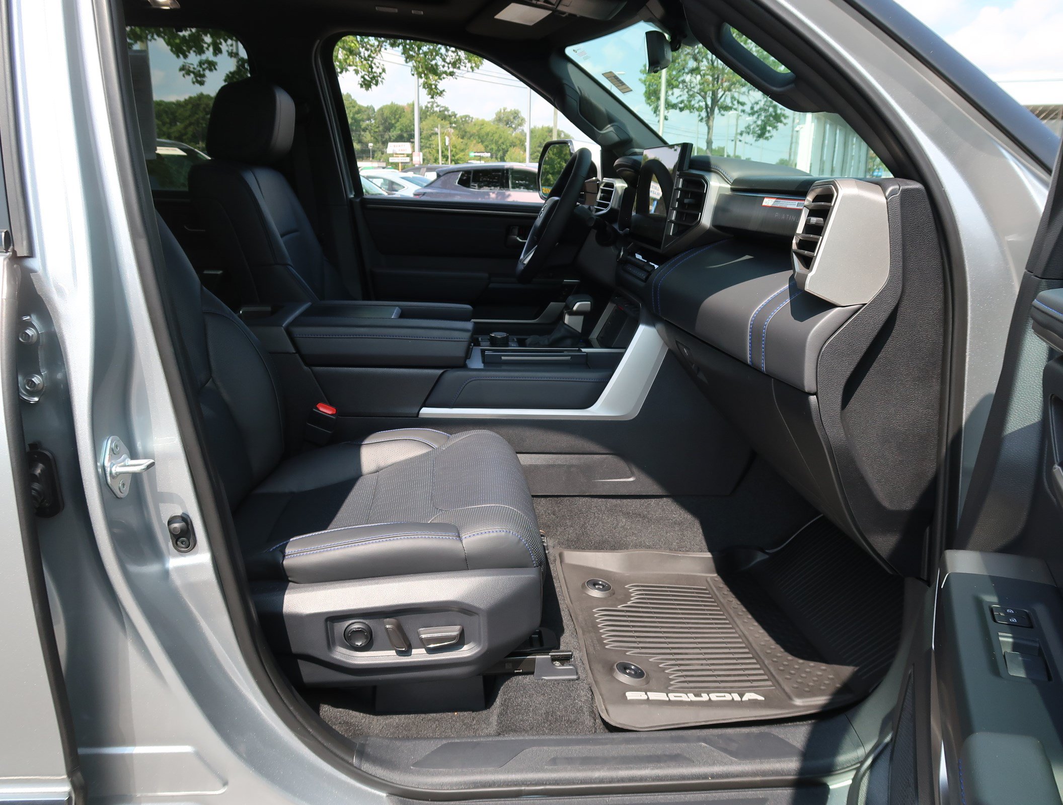 Used 2026 Toyota Sequoia Platinum AWD/4WD image 44