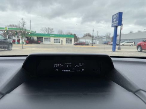 Used 2023 Subaru Crosstrek 2.0i Premium image 18