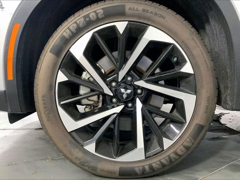 Used 2024 Mitsubishi Outlander SE AWD/4WD image 9