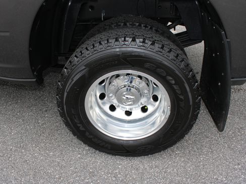 Used 2025 RAM 3500 Tradesman image 13