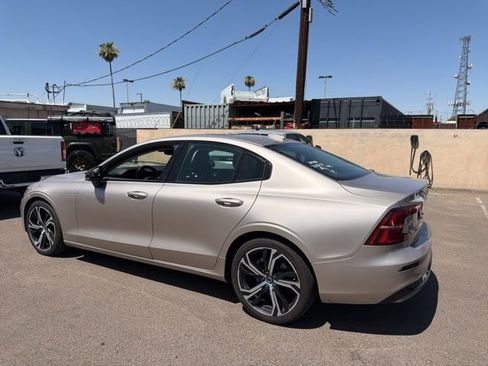Used 2024 Volvo S60 B5 Core FWD image 5