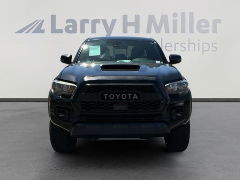 Used 2018 Toyota Tacoma TRD Pro AWD/4WD image 8