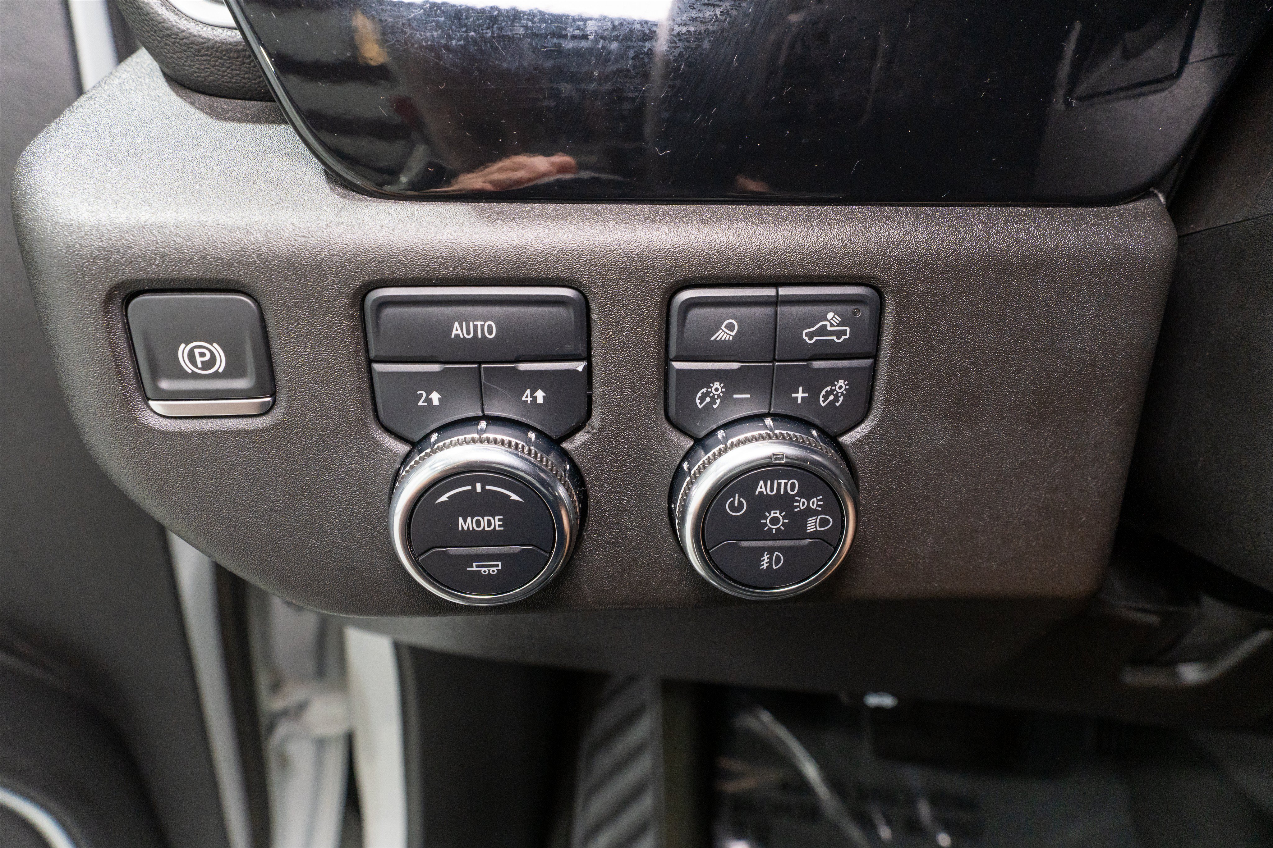 Used 2025 GMC Sierra 1500 SLT AWD/4WD image 28