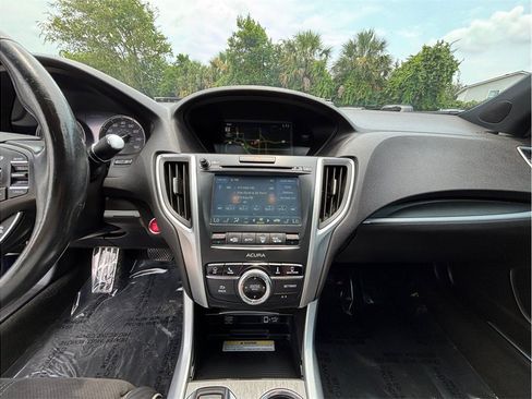 Used 2018 Acura TLX V6 w/ Technology Package FWD image 11