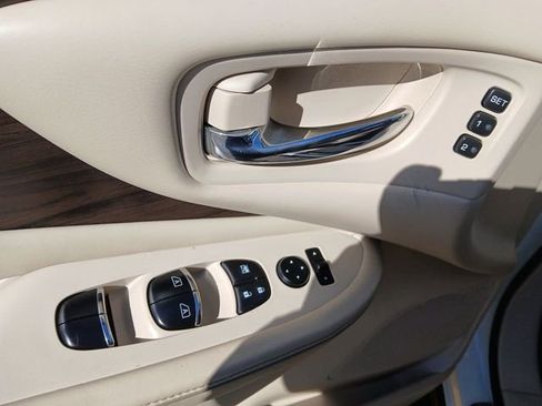 Used 2019 Nissan Murano Platinum w/ Cargo Package image 13