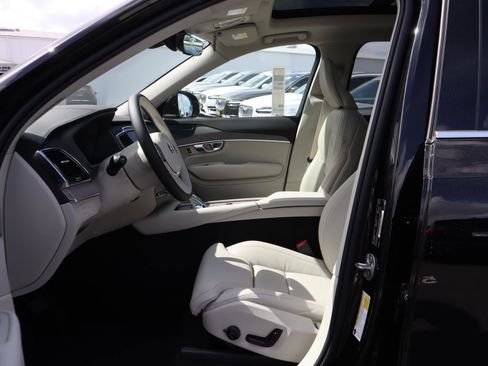 Certified 2024 Volvo XC90 B6 Ultimate image 11