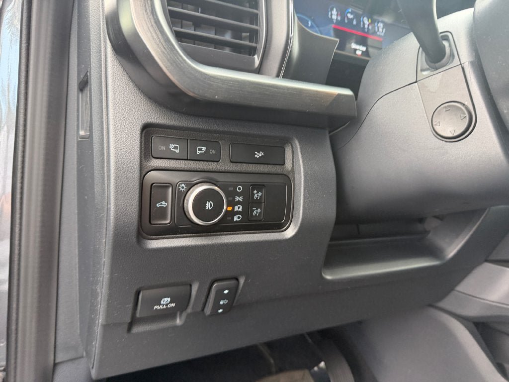 Used 2023 Ford F350 Lariat w/ Chrome Package AWD/4WD image 20