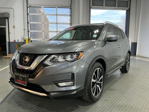 Used 2018 Nissan Rogue SL w/ Premium Package image 2