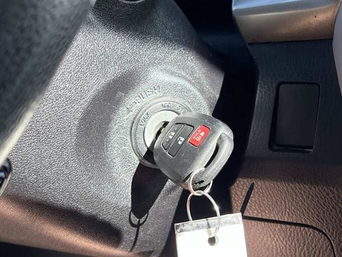 Used 2015 Toyota RAV4 LE FWD image 37