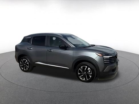 Used 2026 Nissan Kicks SV w/ Cold Weather Package AWD/4WD image 2