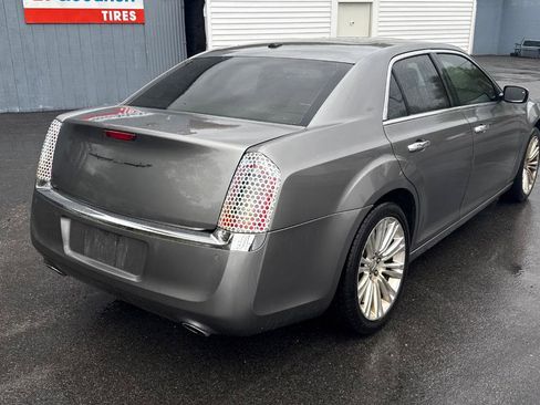 Used 2011 Chrysler 300 C RWD image 5