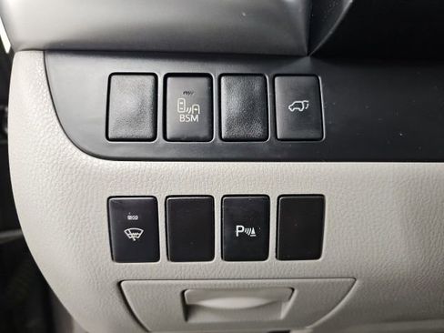 Used 2014 Toyota Highlander Limited image 17