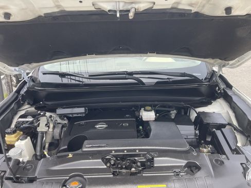 Used 2015 Nissan Pathfinder SL w/ Trailer Tow Package AWD/4WD image 21