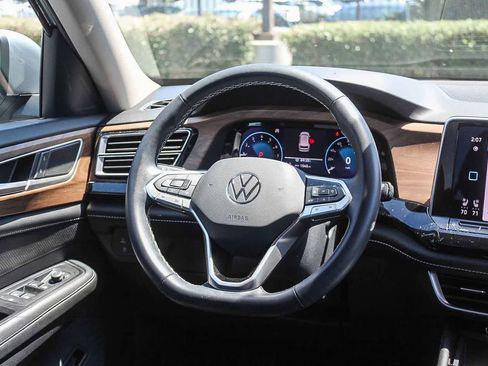 Used 2024 Volkswagen Atlas SE FWD image 19